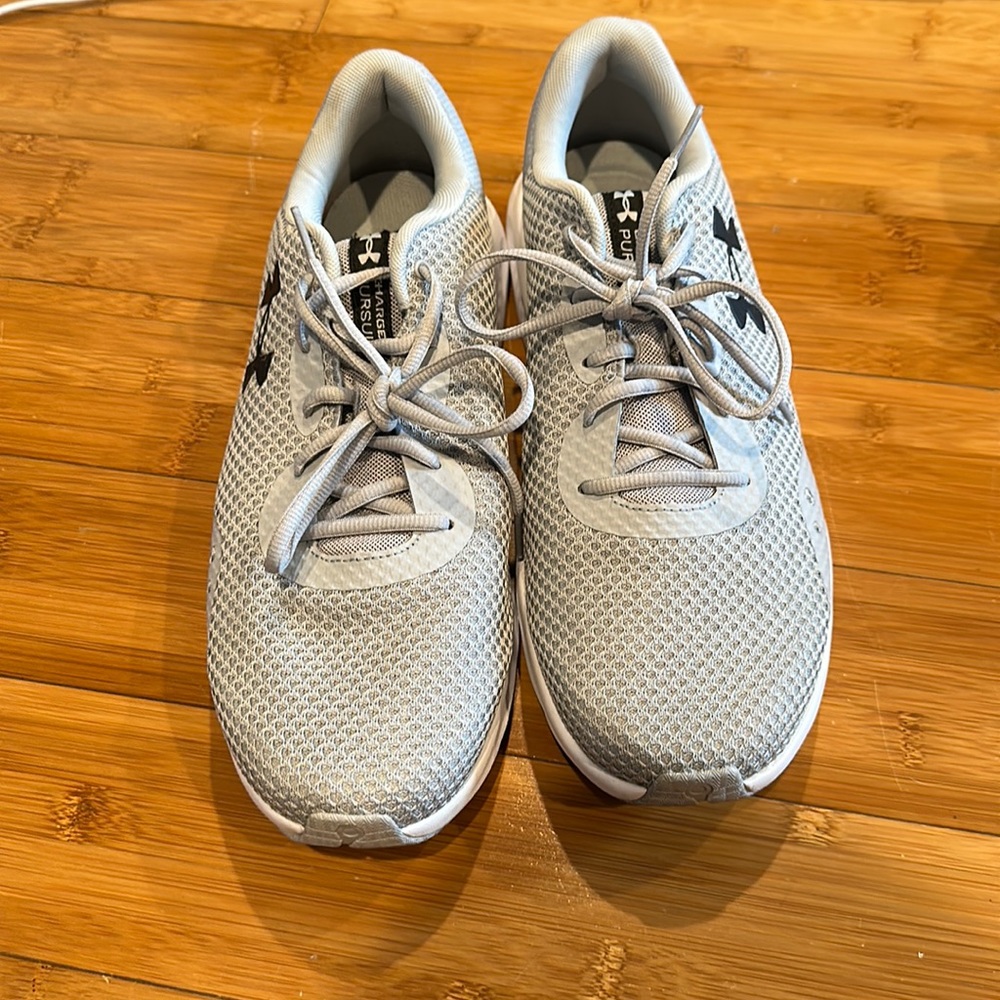 Like new under armour shoes